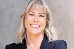 Kiwi Property director to step down